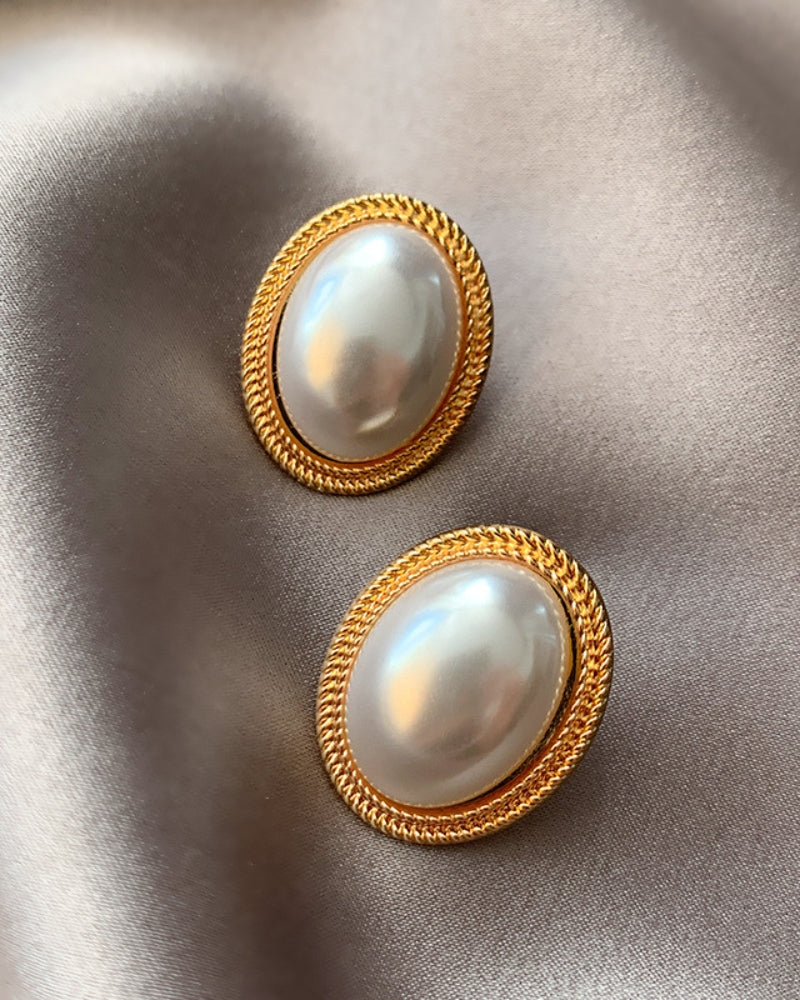 The Toronto Label™ | Radiance Oval Pearl Studs