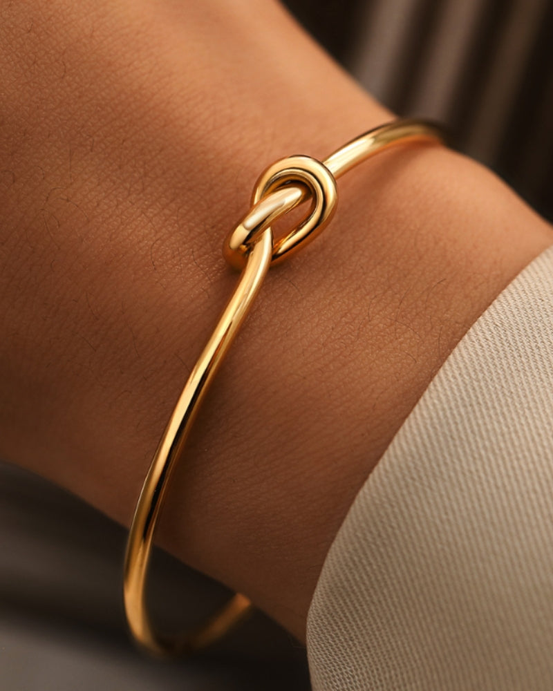The Toronto Label™ | Eternity Knot Bracelet