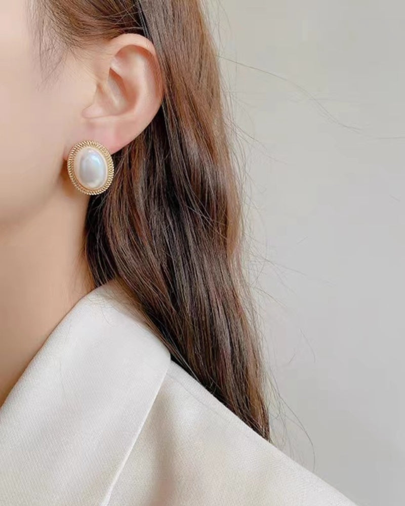 The Toronto Label™ | Radiance Oval Pearl Studs